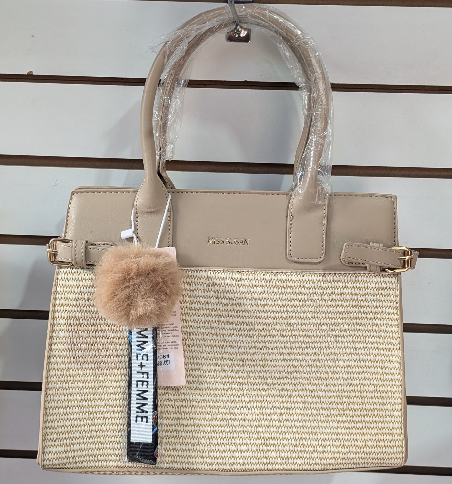 CAM50 Beige labrado Susan